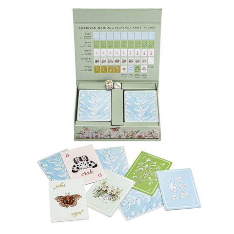 Magnetic-closure mahjong card box with pearlescent dice